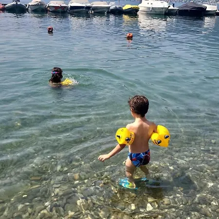 La Rosa E La Spina, Independent & Rustic Garden Villa, 300m From *