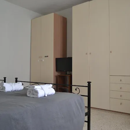 Vakantiehuis La Rosa E La Spina - Indipendente Con Giardino Privato - Dervio, Di Dervio