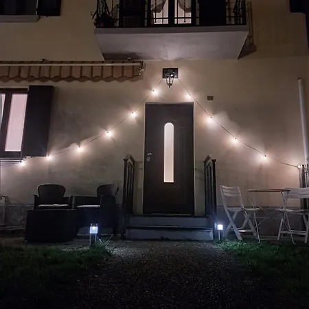 別荘 La Rosa E La Spina, Independent & Rustic Garden Villa, 300m From デルヴィオ