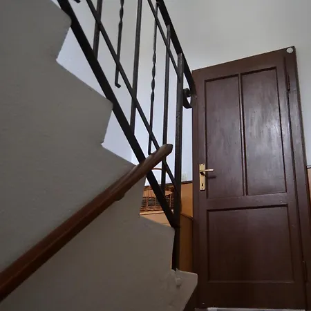 La Rosa E La Spina, Independent & Rustic Garden Villa, 300m From デルヴィオ