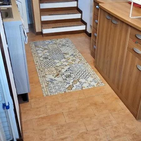 La Rosa E La Spina, Independent & Rustic Garden Villa, 300m From