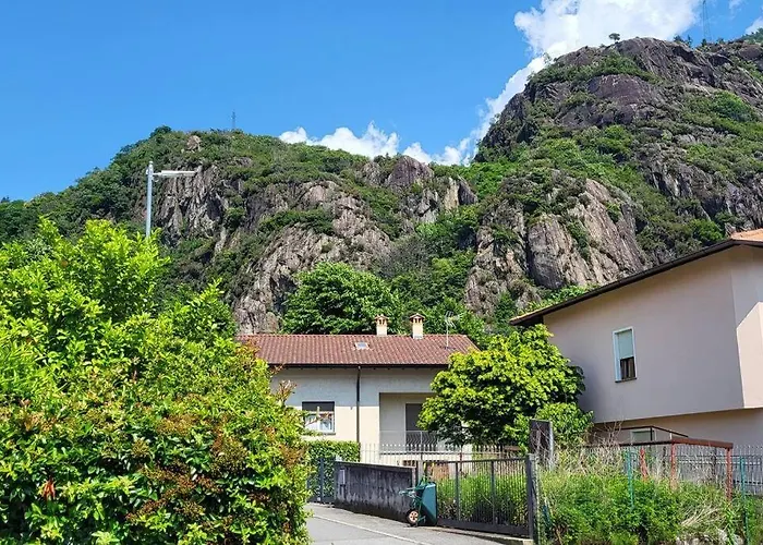 La Rosa E La Spina - Independent House With Garden, Dervio-lake Holiday home *