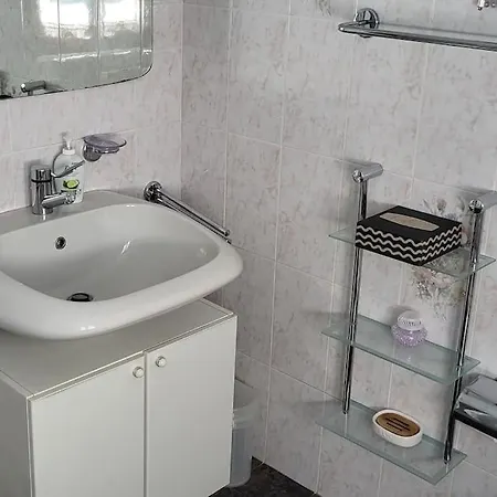 La Rosa E La Spina, Independent & Rustic Garden Villa, 300m From Hébergement de vacances