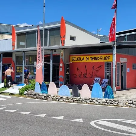 La Rosa E La Spina, Independent & Rustic Garden Villa, 300m From * Dervio